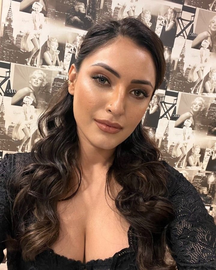 Call Girl Kolkata Shreya